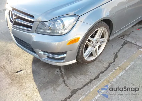 2014 Mercedes-Benz C 350 Sport из США, поврежденный, VIN WDDGF5HB1ER320310